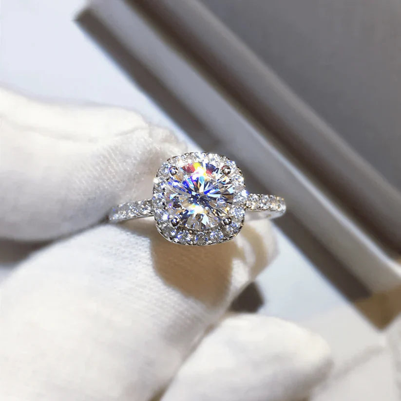 Zinnia Valeriani Ring | White Gold 18k